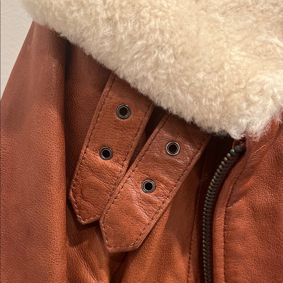 Banana Republic Tan Bomber Jacket with Cream Shearling Collar - Picture 2 of 9